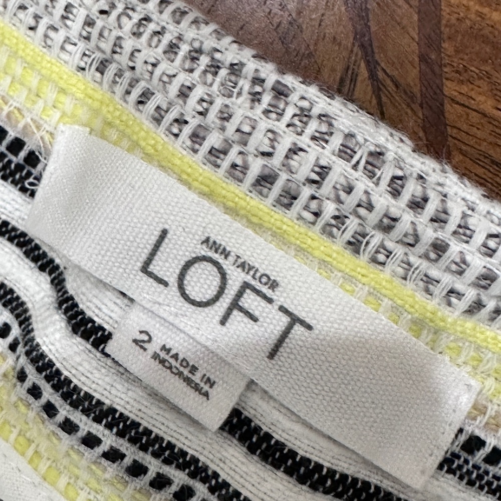Ann Taylor LOFT The Riviera Short 2 Coastal Indie Boho - Picture 7 of 8